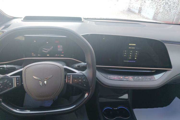 Used Hongqi EH7 2024 760 Pro+ Four-Wheel Drive Version Center Console