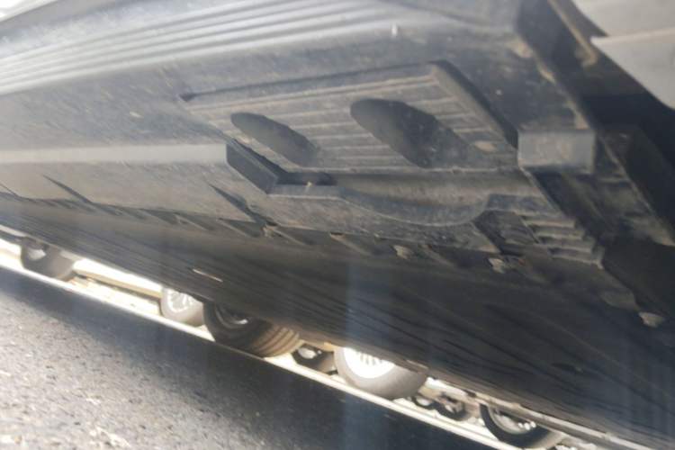 Used Hongqi EH7 2024 820 Pro Chassis Front Right