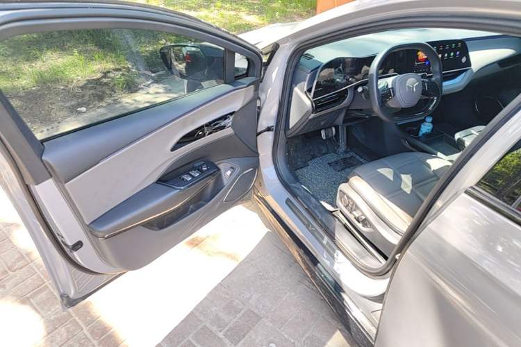 Used Hongqi EH7 2024 690 Pro Driver Seat