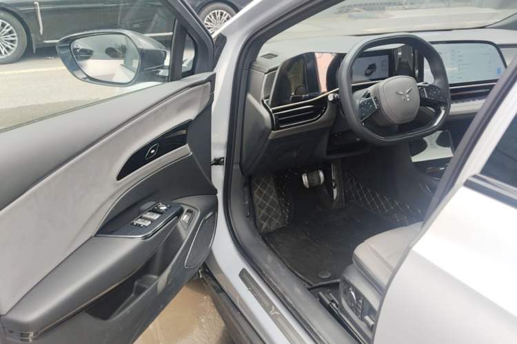 Used Hongqi EH7 2024 820 Pro Driver Seat