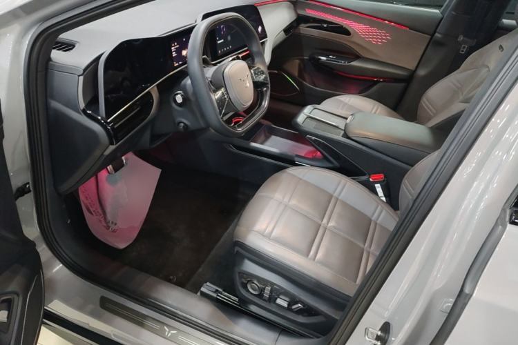 Used Hongqi EH7 2024 760 Pro+ Four-Wheel Drive Version Driver Seat
