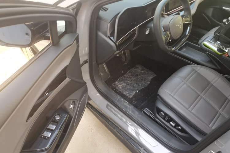 Used Hongqi EH7 2024 820 Pro Driver Seat