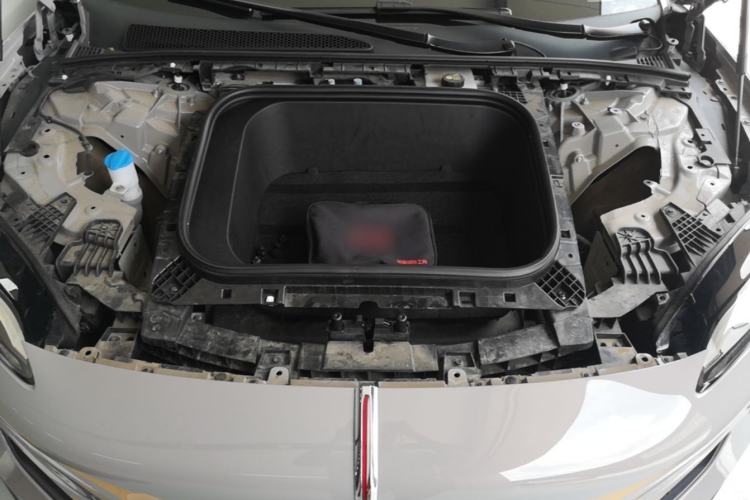 Used Hongqi EH7 2024 760 Pro+ Four-Wheel Drive Version Engine Bay