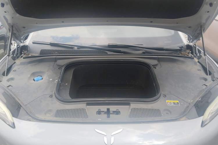 Used Hongqi EH7 2024 820 Pro Engine Bay