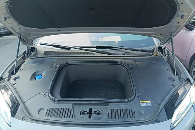 Used Hongqi EH7 2024 690 Pro Engine Bay