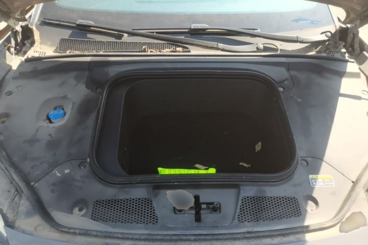Used Hongqi EH7 2024 760 Pro+ Four-Wheel Drive Version Engine Bay