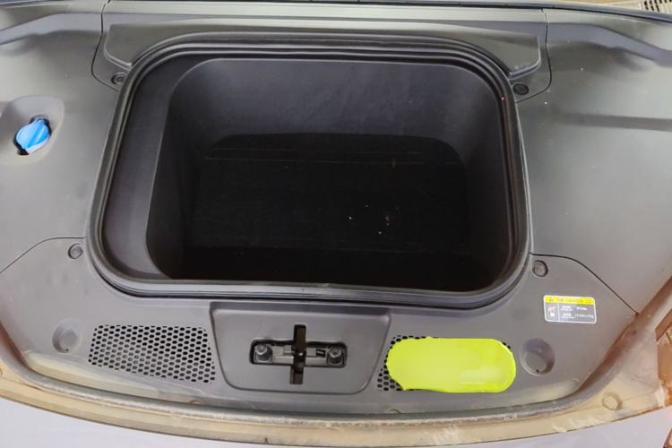 Used Hongqi EH7 2024 760 Pro+ Four-Wheel Drive Version Engine Bay