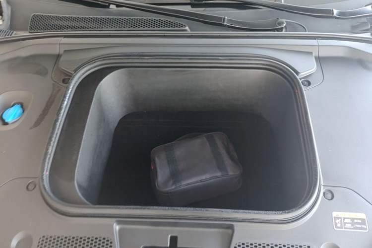 Used Hongqi EH7 2024 820 Pro Engine Bay