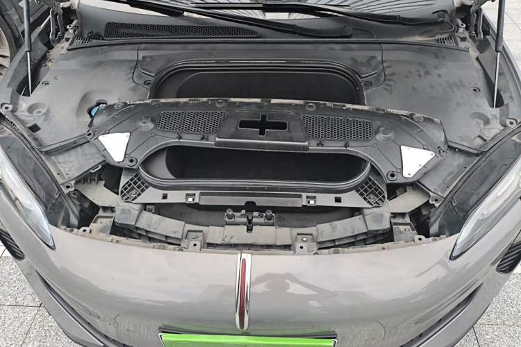 Used Hongqi EH7 2024 760 Pro+ Four-Wheel Drive Version Engine Bay