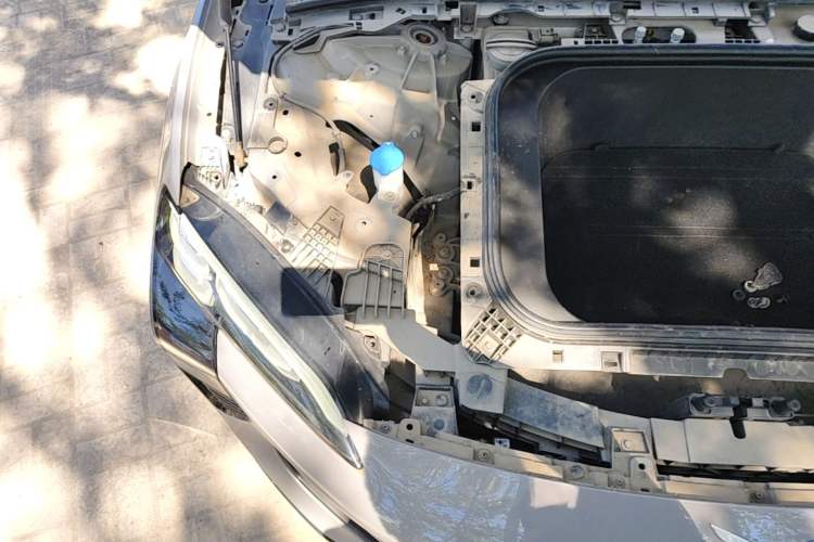 Used Hongqi EH7 2024 690 Pro Engine Bay Right