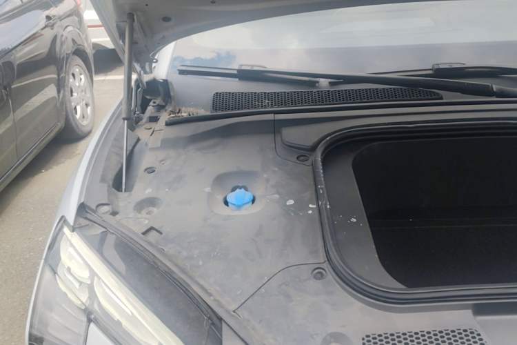 Used Hongqi EH7 2024 820 Pro Engine Bay Right