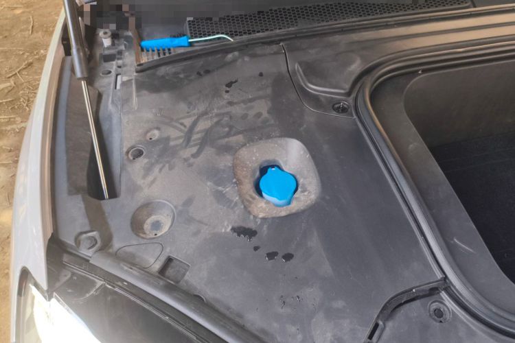 Used Hongqi EH7 2024 820 Pro Engine Bay Right