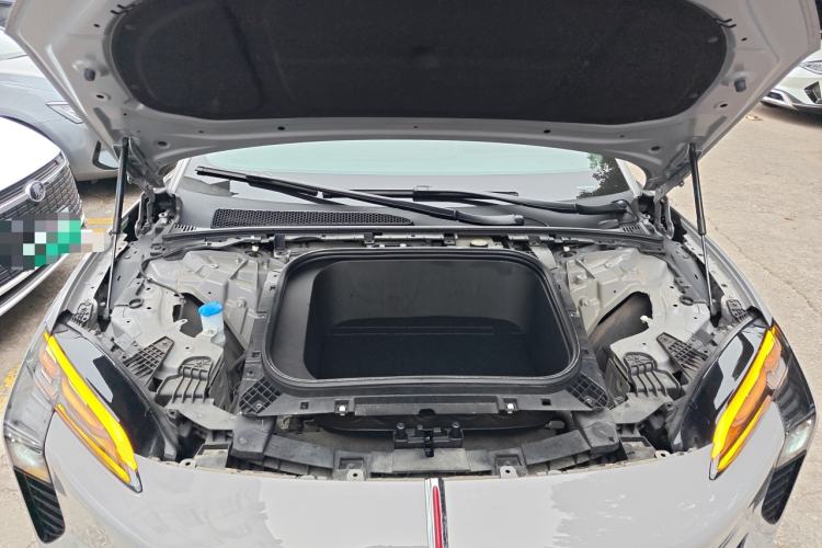 Used Hongqi EH7 2024 760 Pro+ Four-Wheel Drive Version Engine Bay