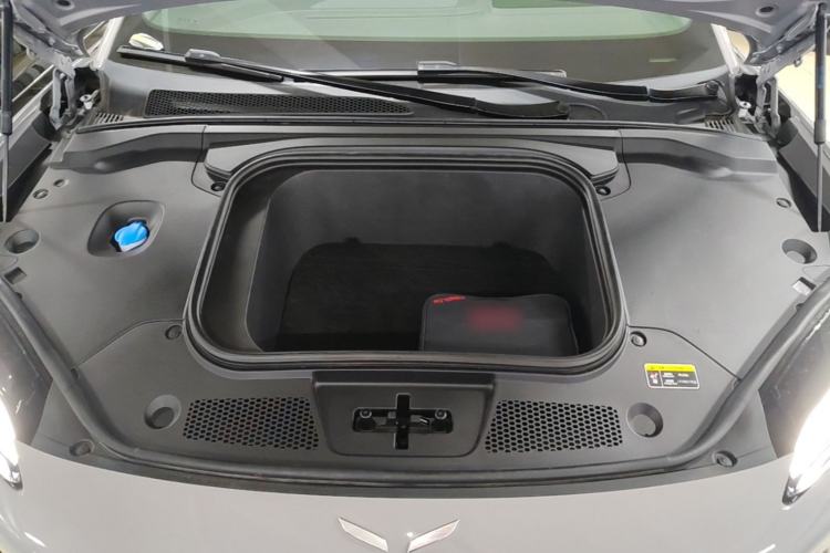 Used Hongqi EH7 2024 760 Pro+ Four-Wheel Drive Version Engine Bay