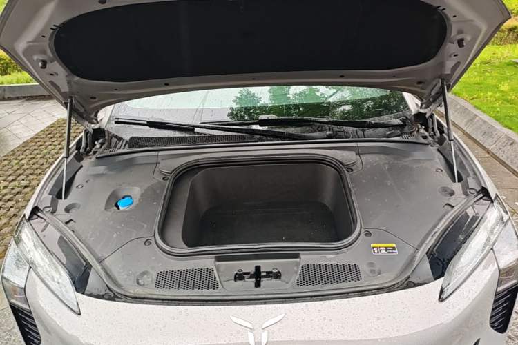 Used Hongqi EH7 2024 690 Pro Engine Bay