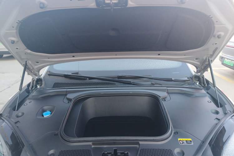 Used Hongqi EH7 2024 760 Pro+ Four-Wheel Drive Version Engine Bay