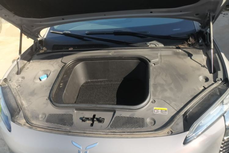 Used Hongqi EH7 2024 820 Pro Engine Bay