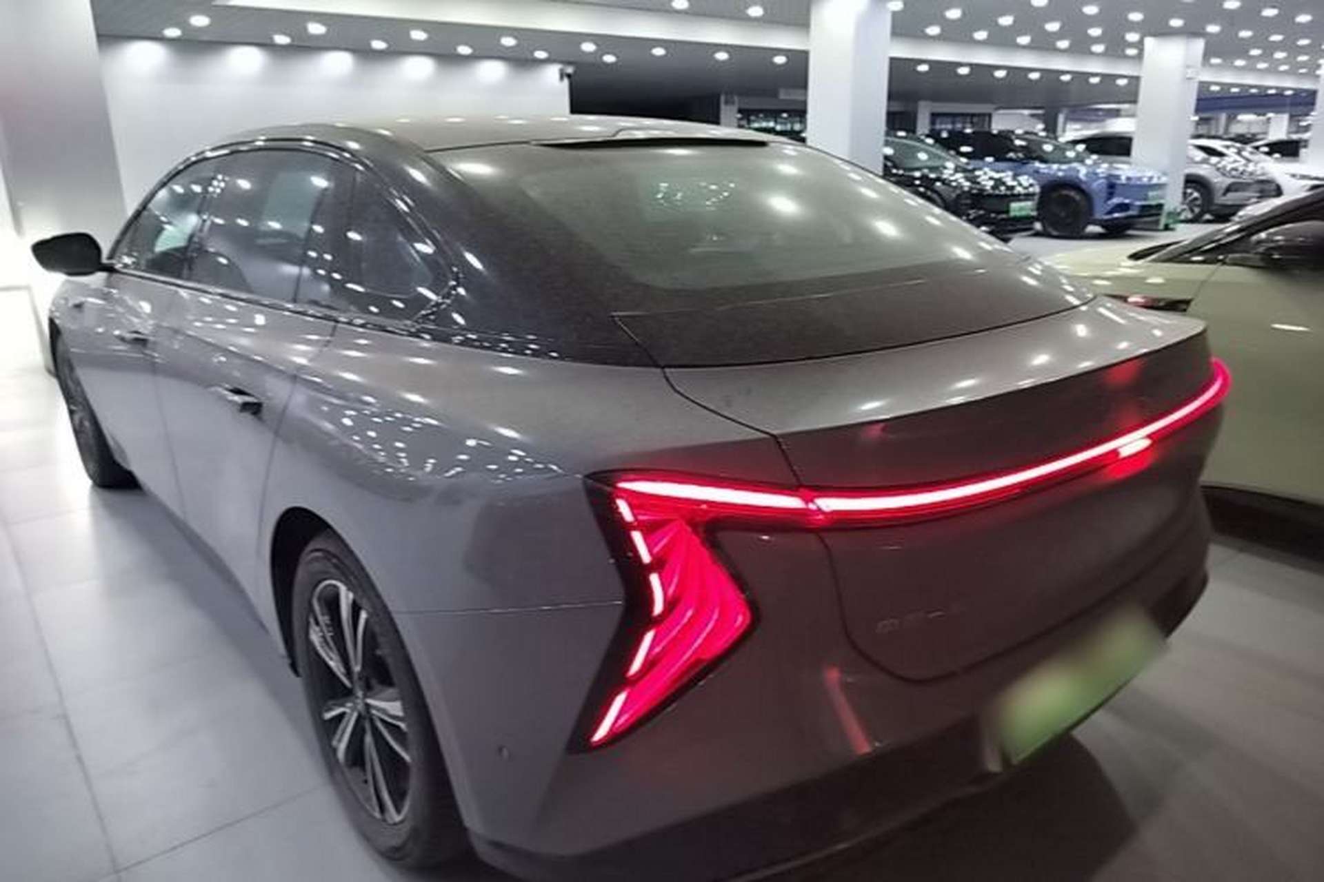 Used Hongqi EH7 2024 690 Pro Exterior 2