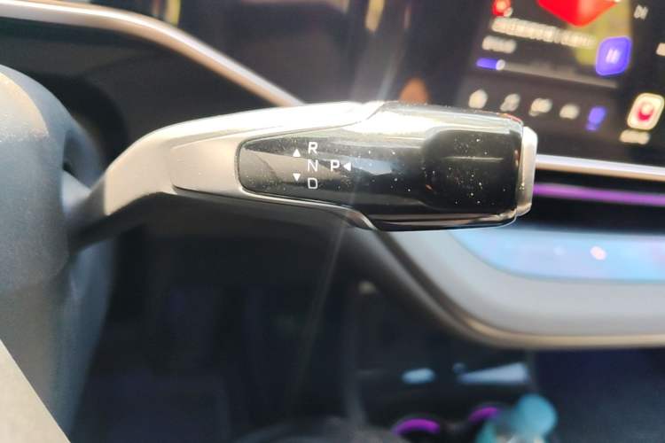 Used Hongqi EH7 2024 690 Pro Gear Lever