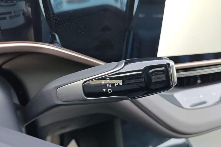 Used Hongqi EH7 2024 760 Pro+ Four-Wheel Drive Version Gear Lever