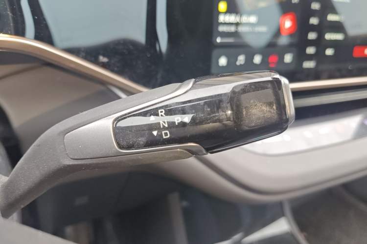Used Hongqi EH7 2024 690 Pro Gear Lever
