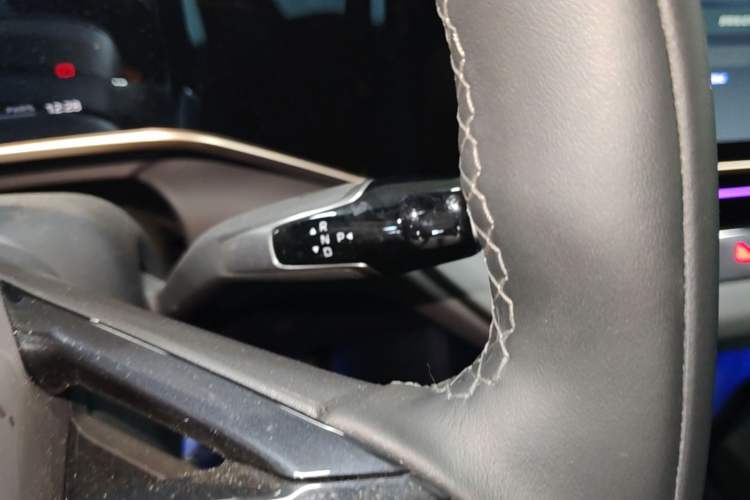 Used Hongqi EH7 2024 760 Pro+ Four-Wheel Drive Version Gear Lever