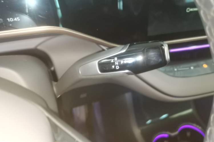 Used Hongqi EH7 2024 760 Pro+ Four-Wheel Drive Version Gear Lever