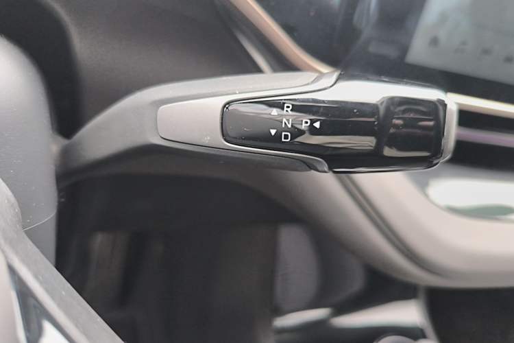 Used Hongqi EH7 2024 760 Pro+ Four-Wheel Drive Version Gear Lever