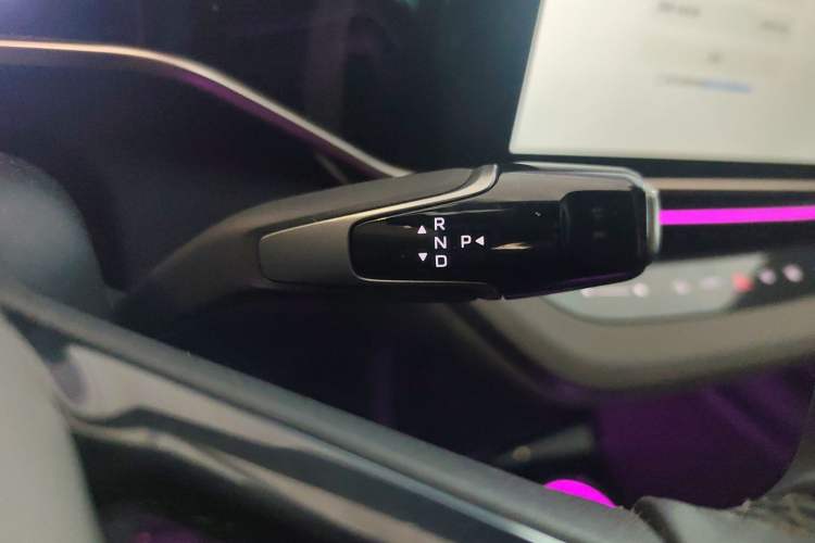 Used Hongqi EH7 2024 760 Pro+ Four-Wheel Drive Version Gear Lever
