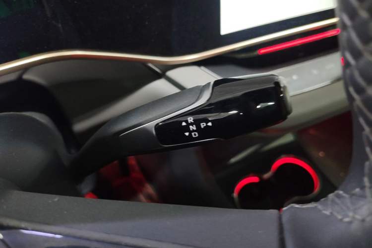 Used Hongqi EH7 2024 760 Pro+ Four-Wheel Drive Version Gear Lever