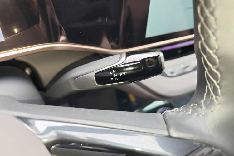 Used Hongqi EH7 2024 760 Pro+ Four-Wheel Drive Version Gear Lever