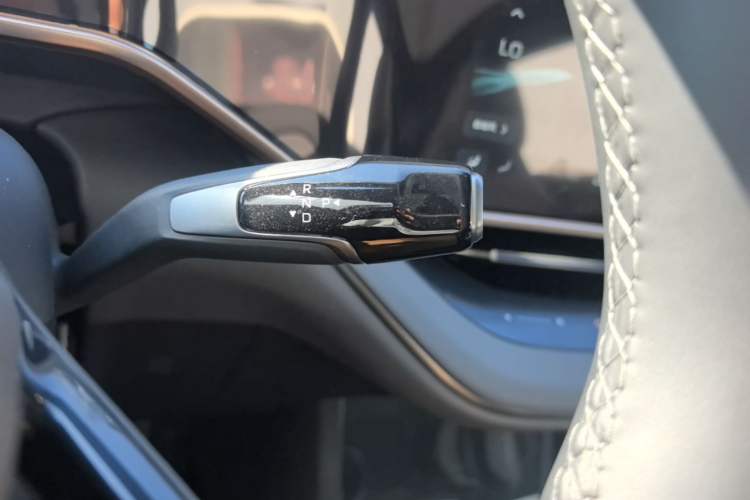 Used Hongqi EH7 2024 820 Pro Gear Lever