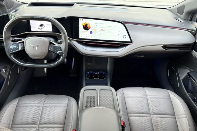 Used Hongqi EH7 2024 760 Pro+ Four-Wheel Drive Version Interior 1