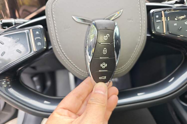 Used Hongqi EH7 2024 760 Pro+ Four-Wheel Drive Version Interior 1
