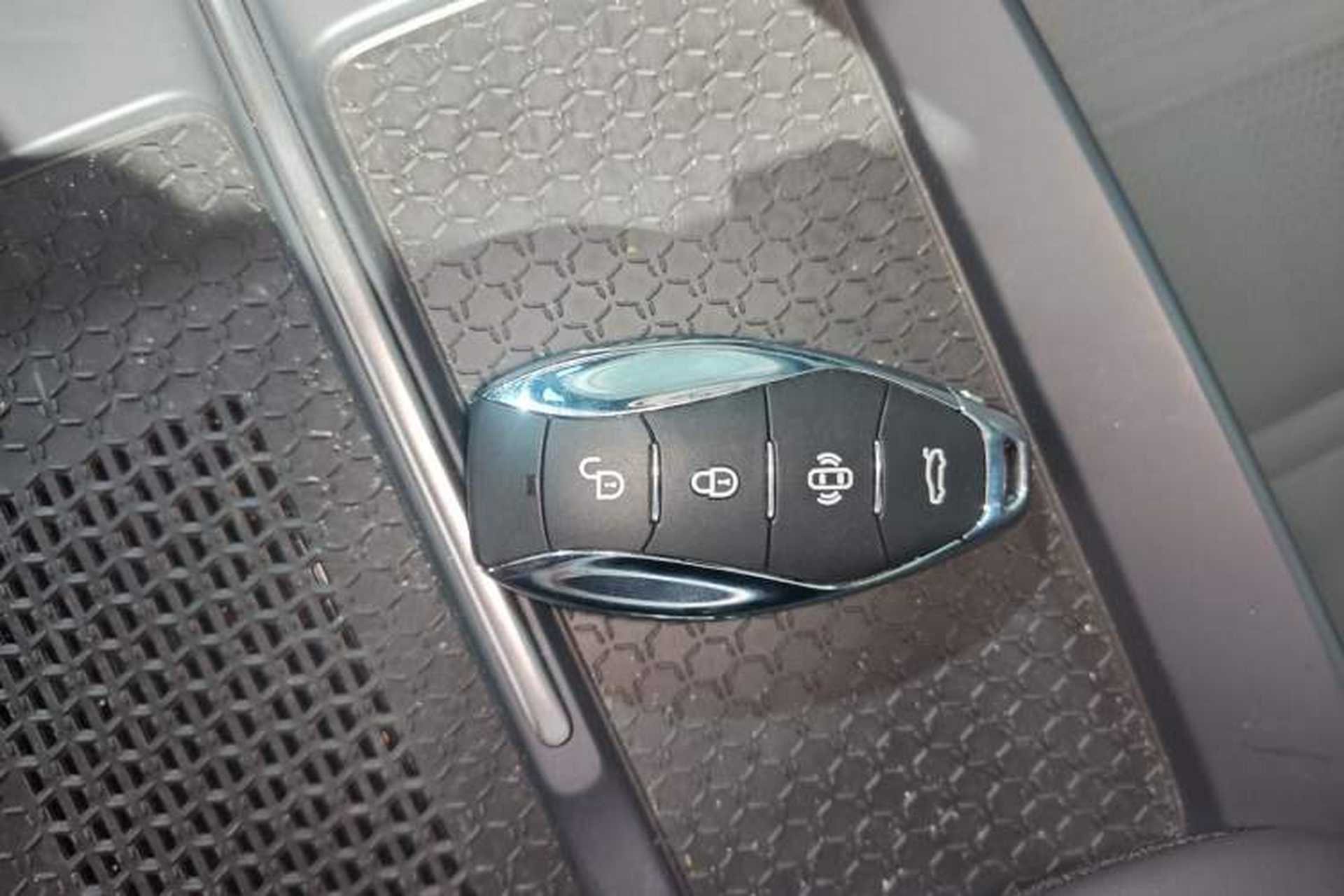 Used Hongqi EH7 2024 760 Pro+ Four-Wheel Drive Version Interior 1