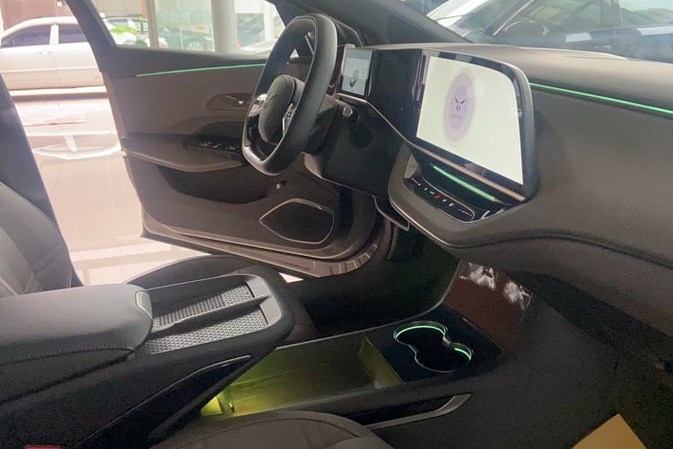 Used Hongqi EH7 2024 640 Pro+ All-Wheel-Drive Glory Edition Interior 10
