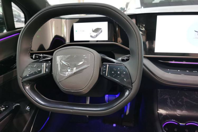 Used Hongqi EH7 2024 690 Pro Interior 2