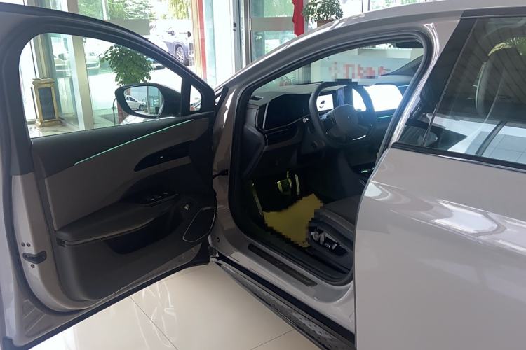 Used Hongqi EH7 2024 640 Pro+ All-Wheel-Drive Glory Edition Interior 2