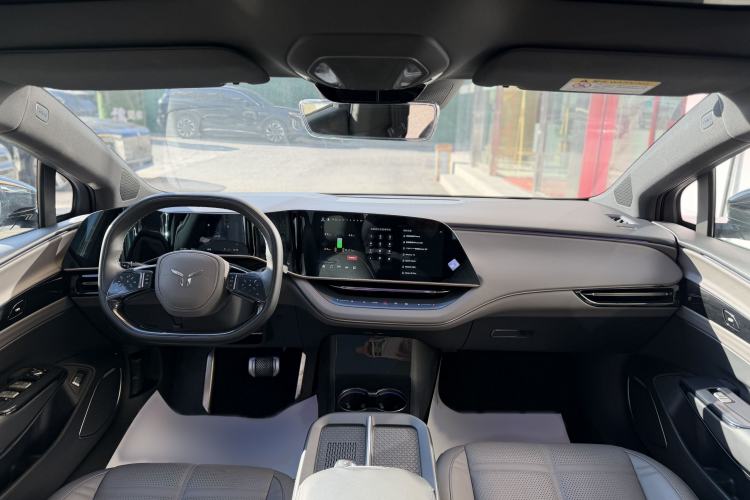 Used Hongqi EH7 2024 690 Pro Interior 3