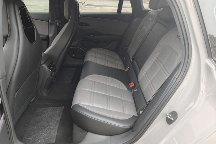 Used Hongqi EH7 2024 760 Pro+ Four-Wheel Drive Version Interior 3
