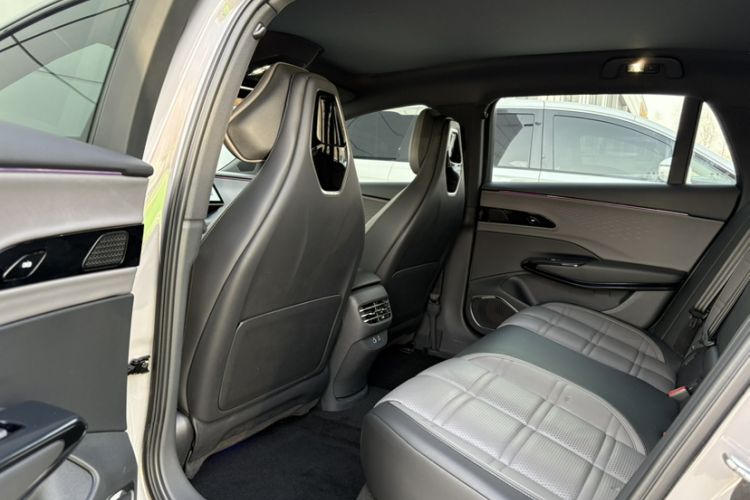 Used Hongqi EH7 2024 760 Pro+ Four-Wheel Drive Version Interior 4