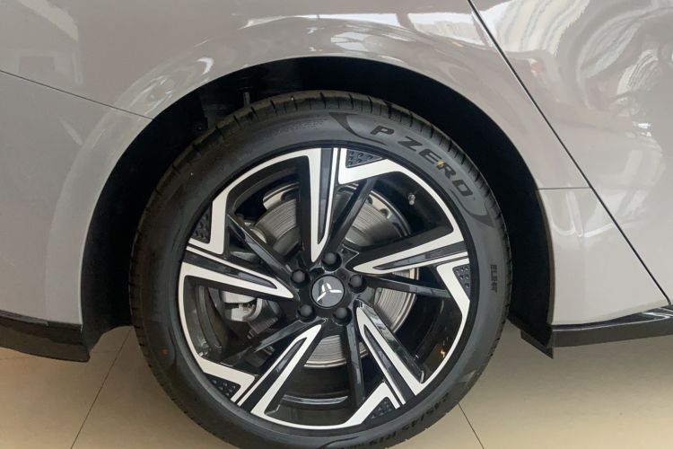 Used Hongqi EH7 2024 640 Pro+ All-Wheel-Drive Glory Edition Interior 8