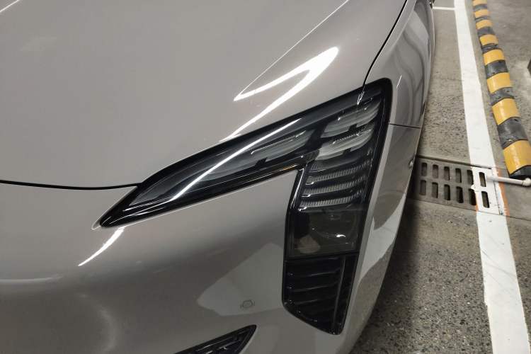 Used Hongqi EH7 2024 690 Pro Left Front Headlight