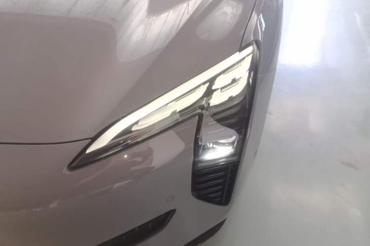 Used Hongqi EH7 2024 760 Pro+ Four-Wheel Drive Version Left Front Headlight