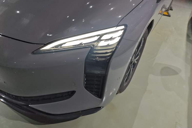 Used Hongqi EH7 2024 820 Pro Left Front Headlight