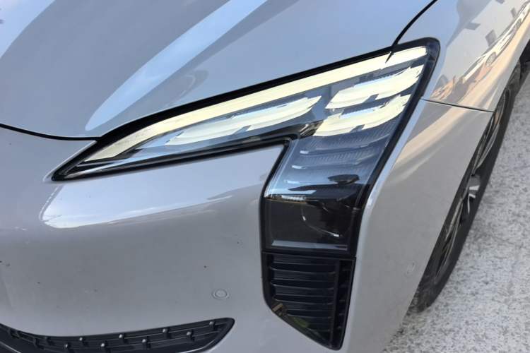 Used Hongqi EH7 2024 820 Pro Left Front Headlight