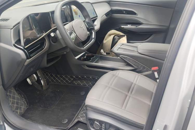 Used Hongqi EH7 2024 820 Pro Left Front Seat