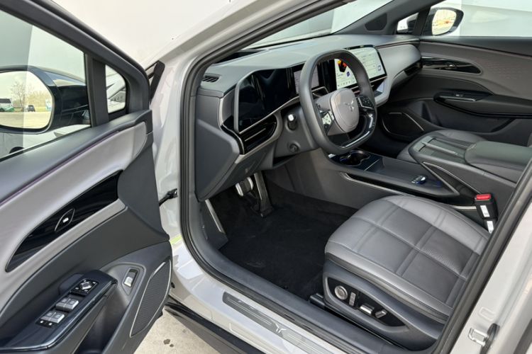 Used Hongqi EH7 2024 760 Pro+ Four-Wheel Drive Version Left Front Seat
