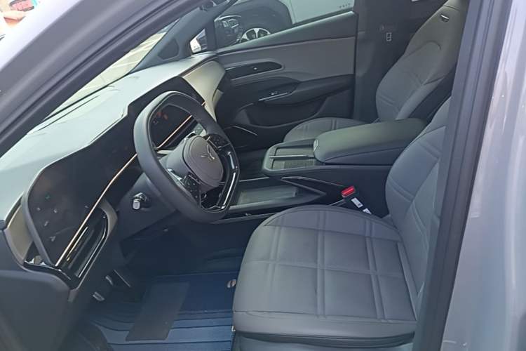 Used Hongqi EH7 2024 690 Pro Left Front Seat
