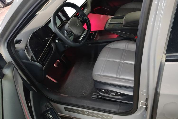 Used Hongqi EH7 2024 760 Pro+ Four-Wheel Drive Version Left Front Seat